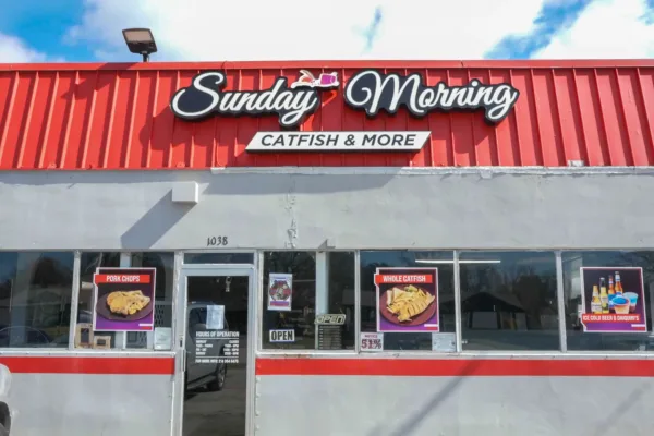 photo-sunday-morning-catfish-and-more-storefront-1038